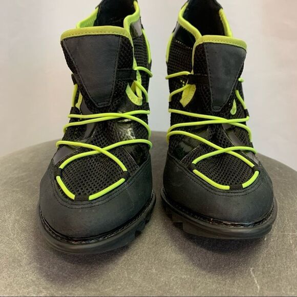 dkny Black Neon Lancy Athletic high heel ankle bootie size 8.5 - Picture 3 of 8